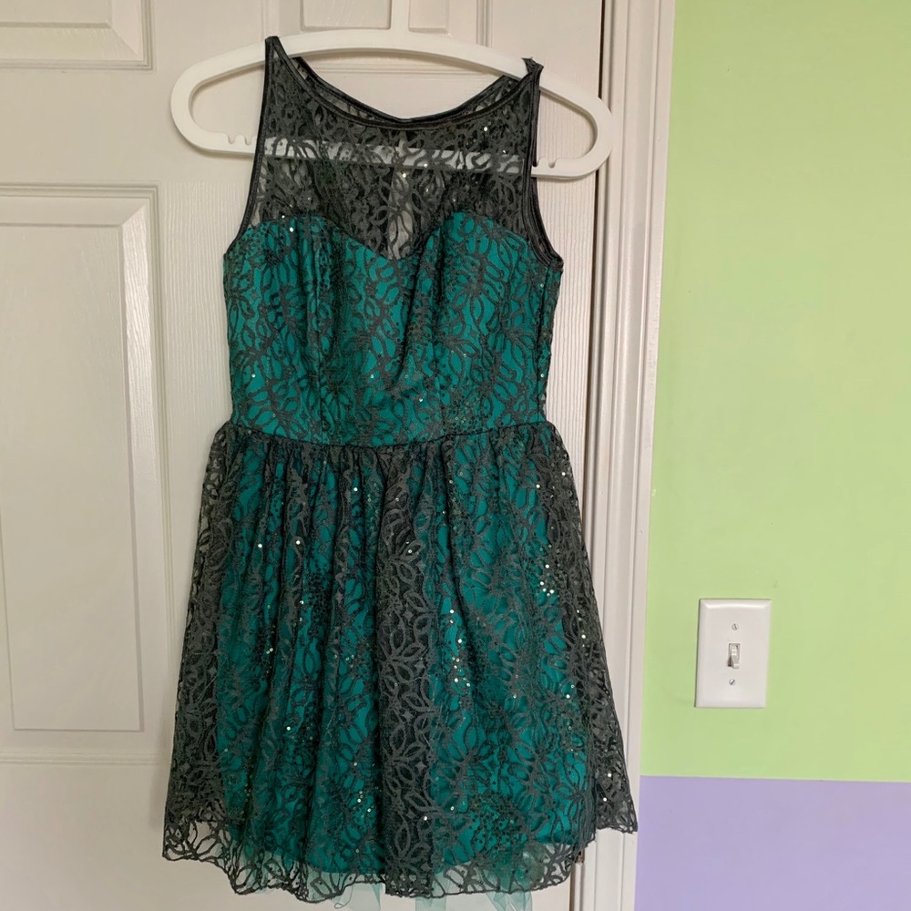 Special occasion green dress, lace overlay